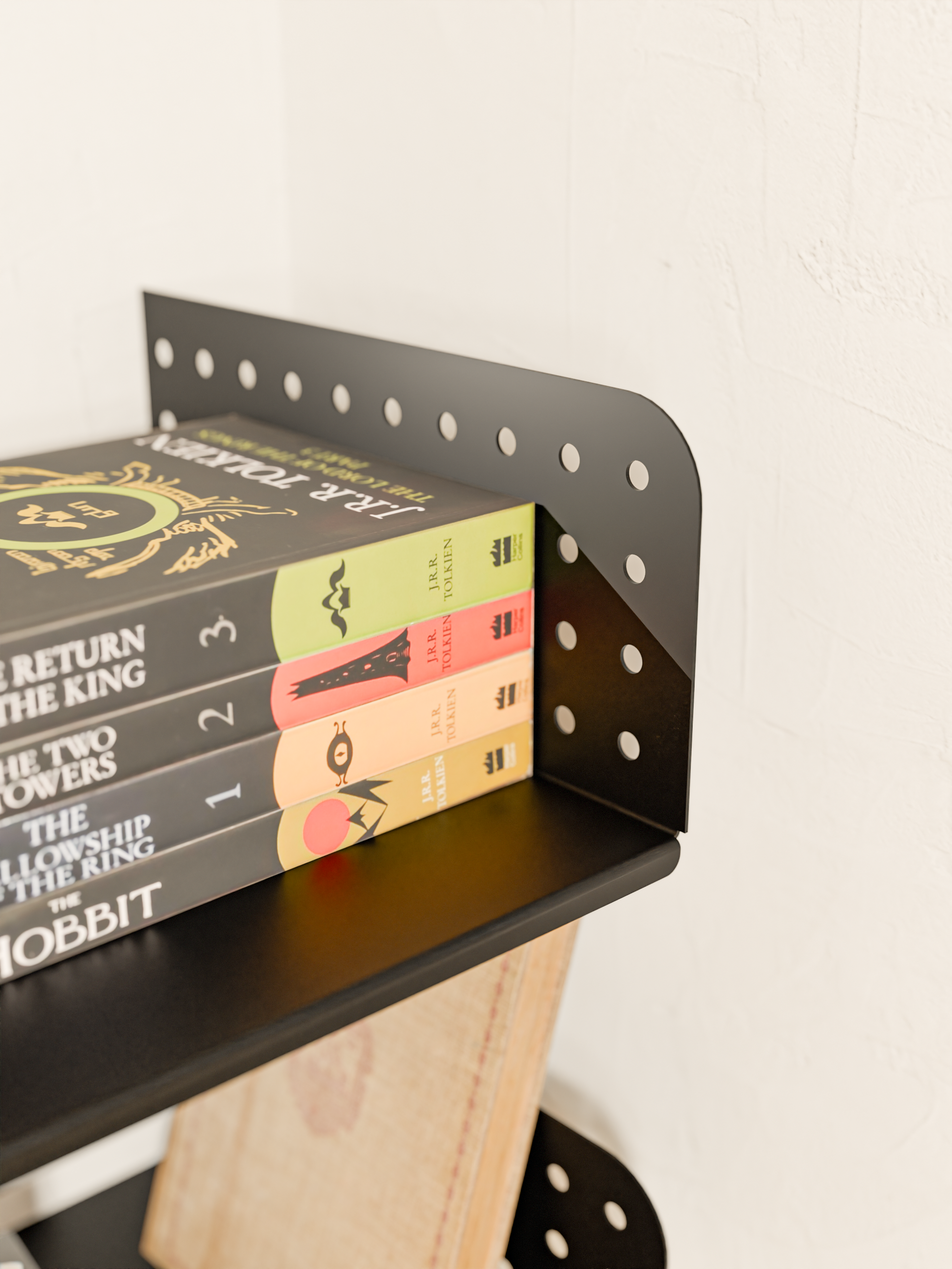 ReadRack Wall Shelf – DuoTone